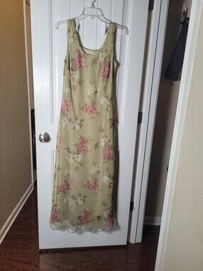 Virgo Vintage Sleeveless Floral Maxi Dress in Sage Green